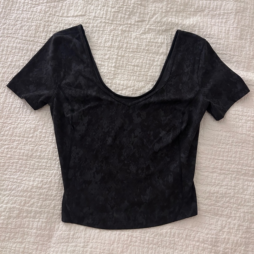 Lululemon Hideaway Camo Deep Coal Multi Align short sleeve. Size 4.